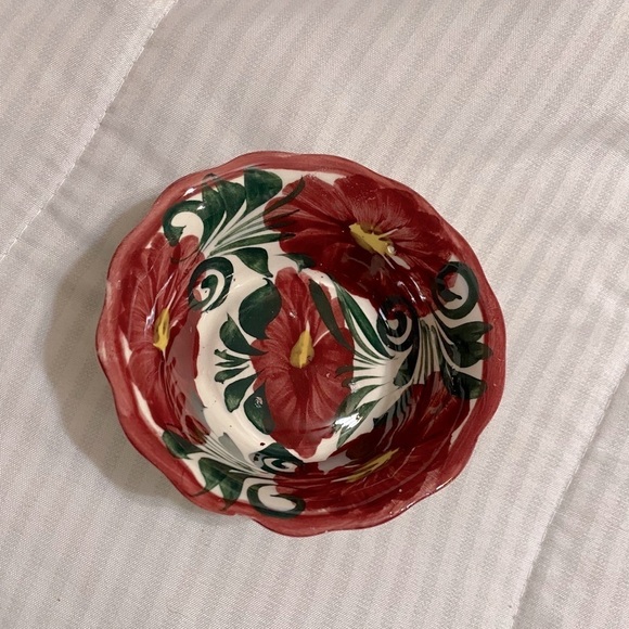 Small  Bowl - Picture 1 of 4